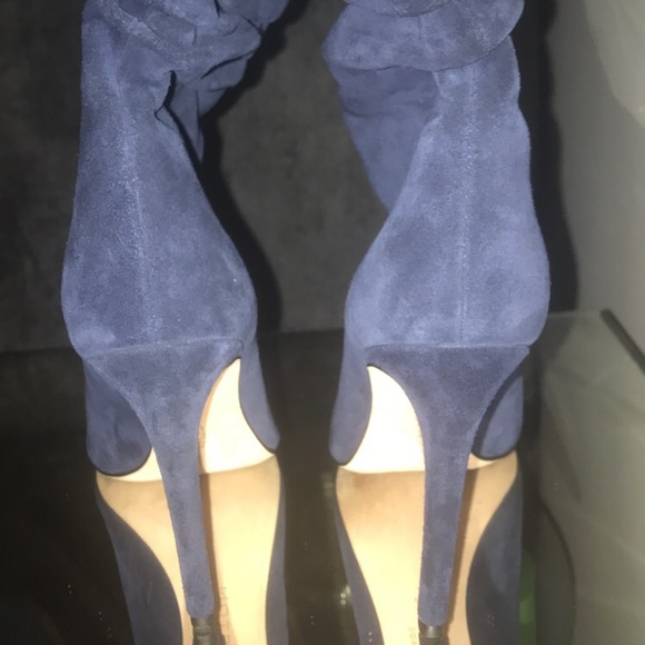 🚫SOLD🚫Halston Heritage Navy blue  suede bootie - Picture 4 of 5